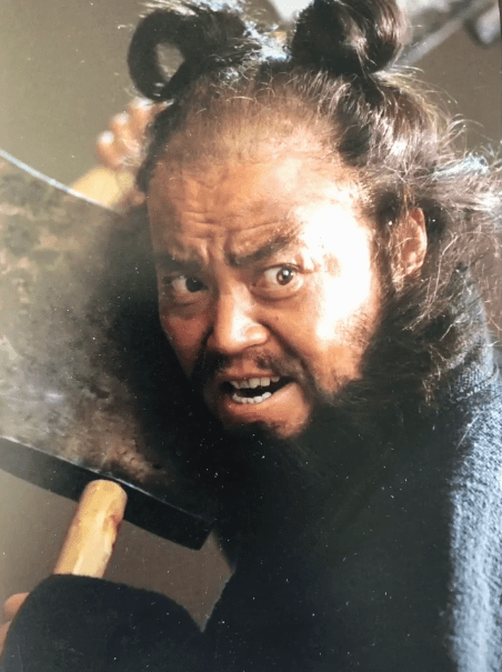 64岁郑老屁赵小锐年轻旧照曝光满身腱子肉妻子仍秀雅绝俗