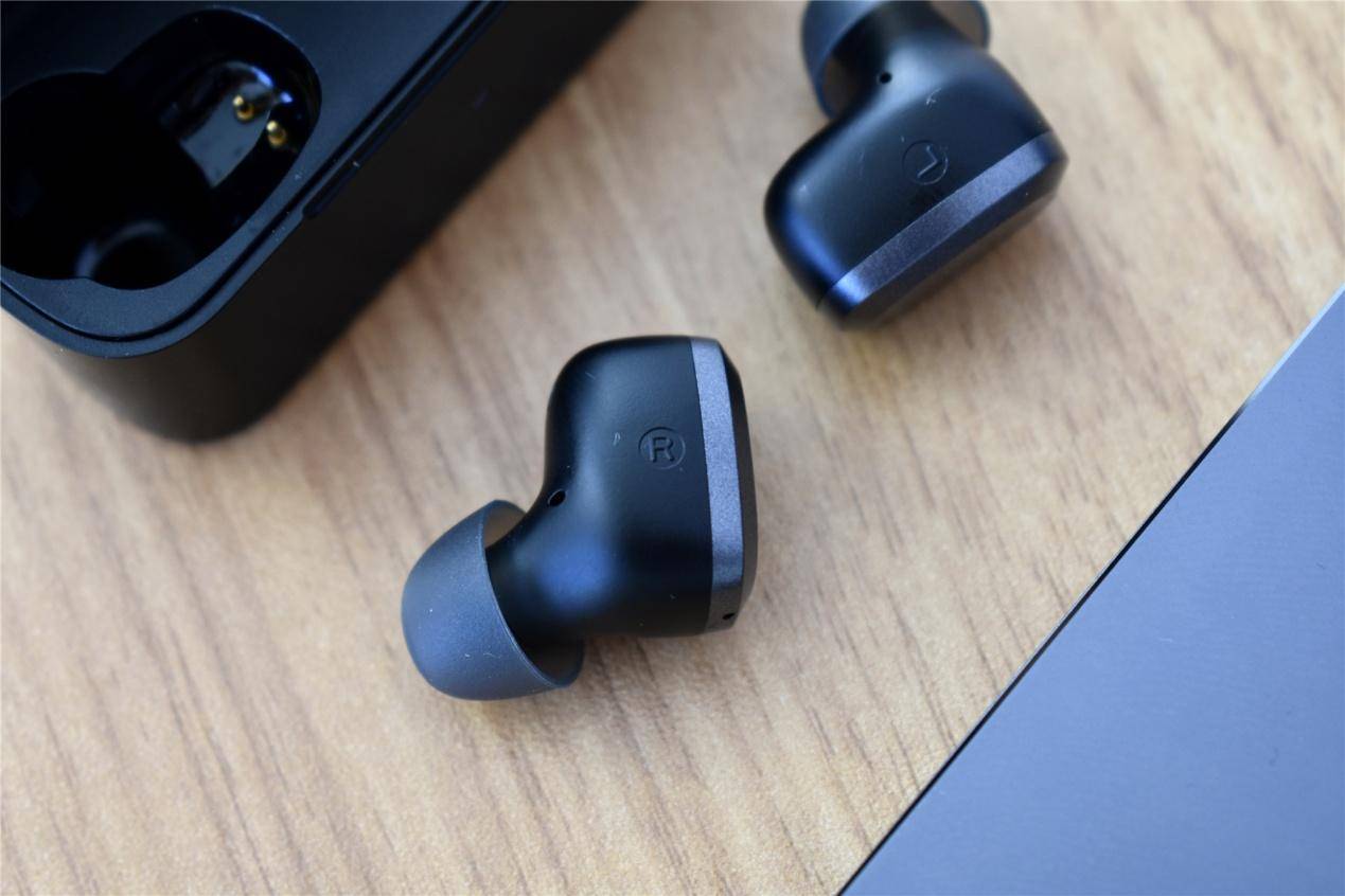 香fiilt1lite真无线蓝牙运动耳机聆听无线美好