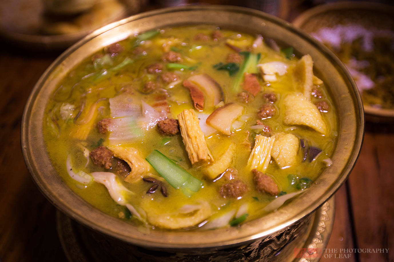 在陕西一农家乐吃饭12个人点了15道菜最后结账才360元