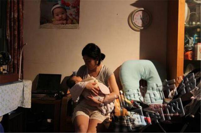 原创17个月宝宝半夜醒一两次抱哄才肯睡这种情况正常吗