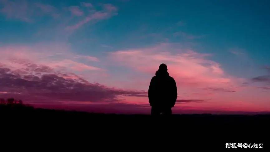 你是否还在孤独的角落等太阳你的宅可能是一种病