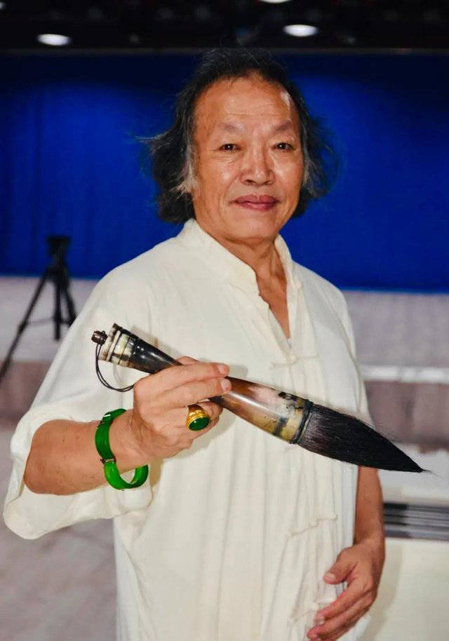 大师风范国学经典中国航天艺术家爱新觉罗恒钺仲杰作品赏析