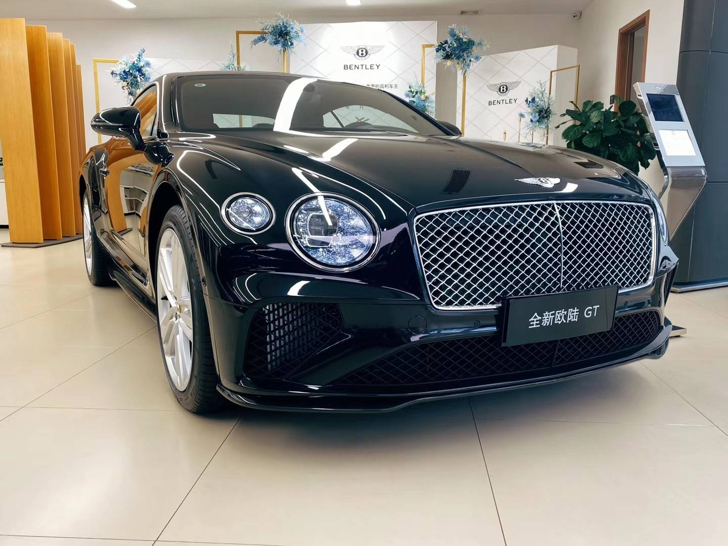 20款宾利欧陆gt时尚外观颜值高端彪悍大气