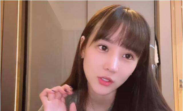 而作为uzi的女友,奥咪咪的知名度也是不低的.最近奥咪咪