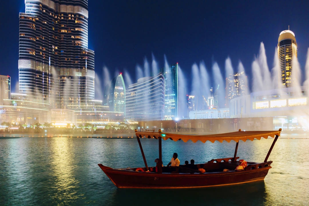 迪拜音乐喷泉已经成为迪拜这个国家十分亮眼的一个景点,小伙伴们如果