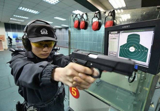 中国最新警用枪92式图片