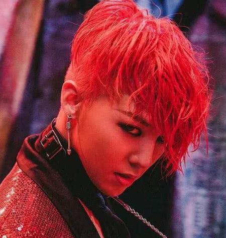 有一种判若两人叫权志龙卸妆了,浓妆完全把他的颜值给遮完了_手机搜狐