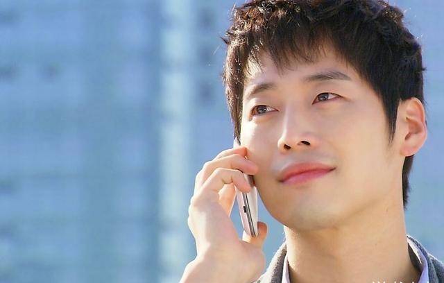 带着儿子上综艺讨生活,帅哥为何演不到男主角_金载沅