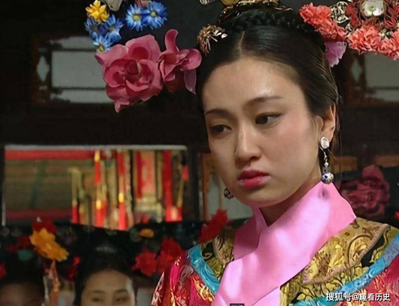 咱们来对比一下,弘昼三兄弟妻子的母族,就能知道雍正的态度了.