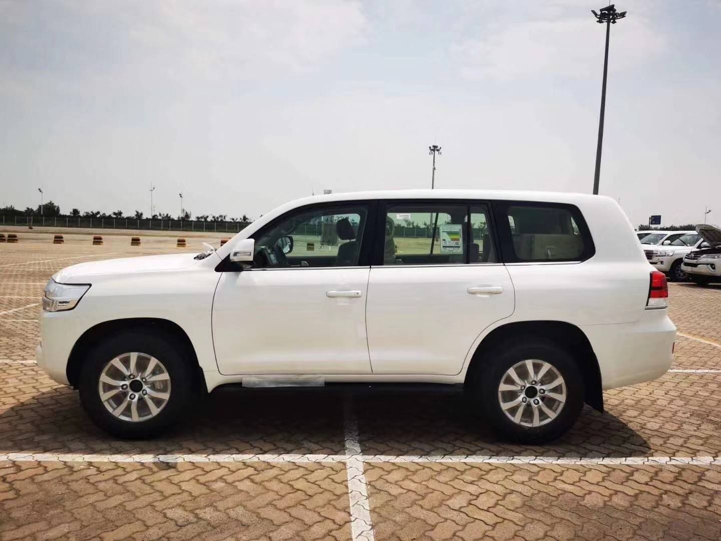 丰田兰德酷路泽5700现车vxr版v8陆巡促降