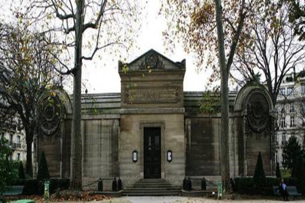 法国巴黎赎罪礼拜堂惊现500具遗骸