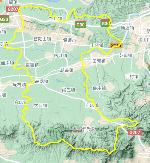 市域的北部為丘陵和洪積沖積坡地,中部大面積為伊洛河沖積平原,地勢