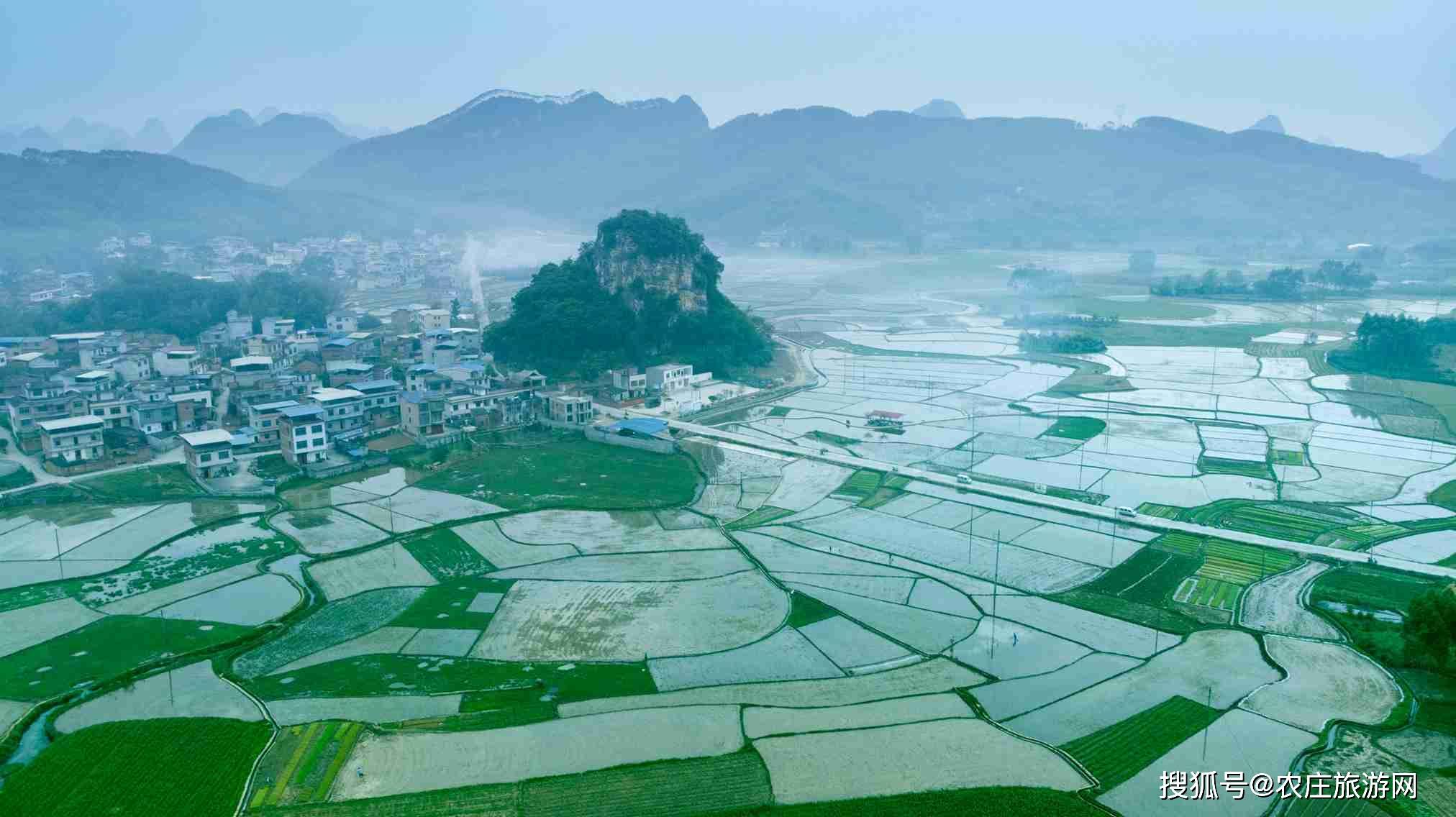 广西柳州柳南洛满镇凤山村田园风光.