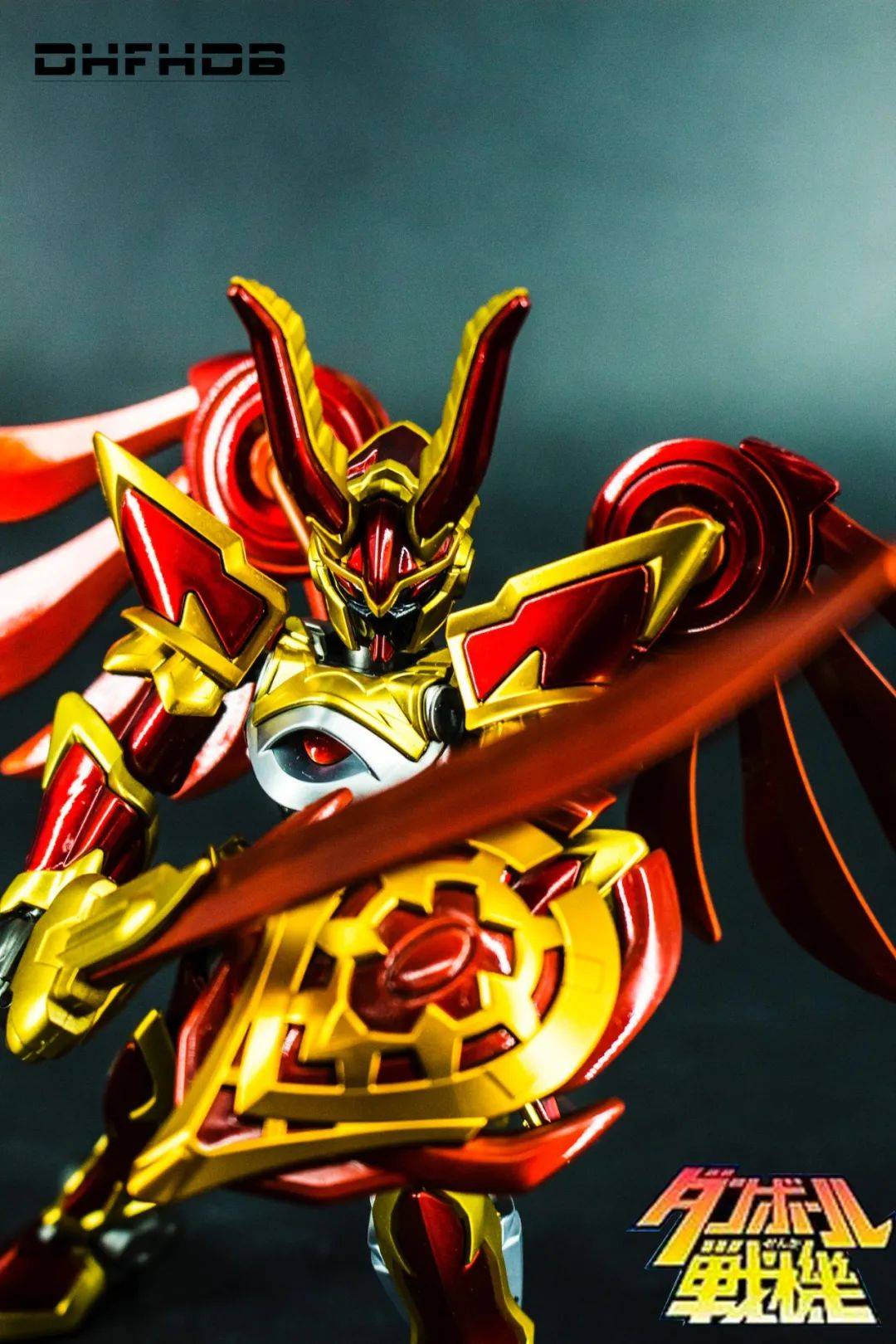 佳作:万代 纸箱战机 路西法