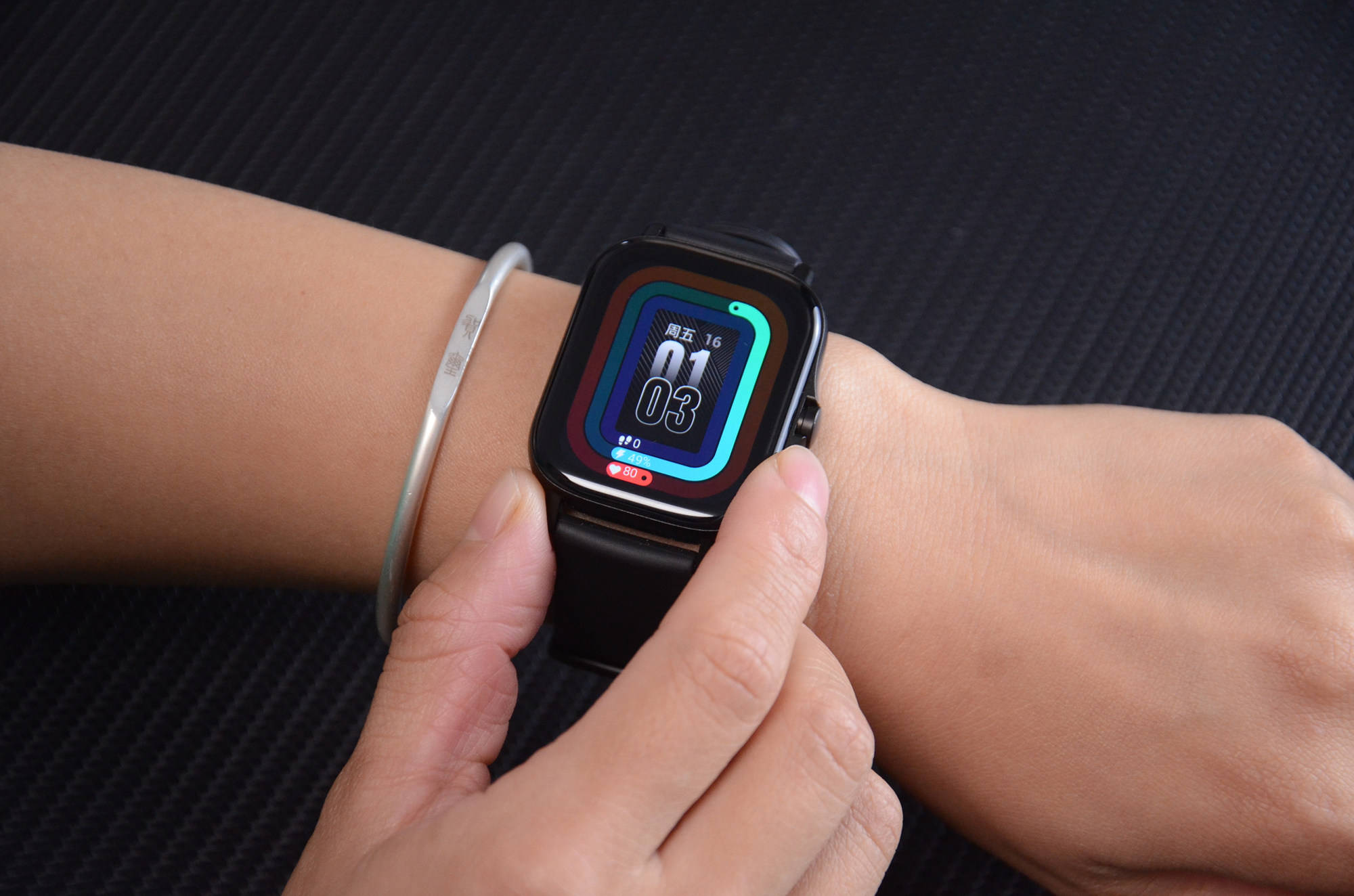 华米gts2智能手表评测165英寸支持独立播放音乐
