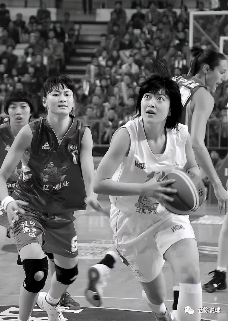 明明可以靠颜值偏偏非要靠实力记河南女篮名宿潘丽