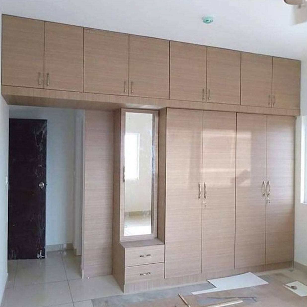 不敢小瞧衣柜拐角了,做个矮凳加面镜子,一用十几年还越看越耐用