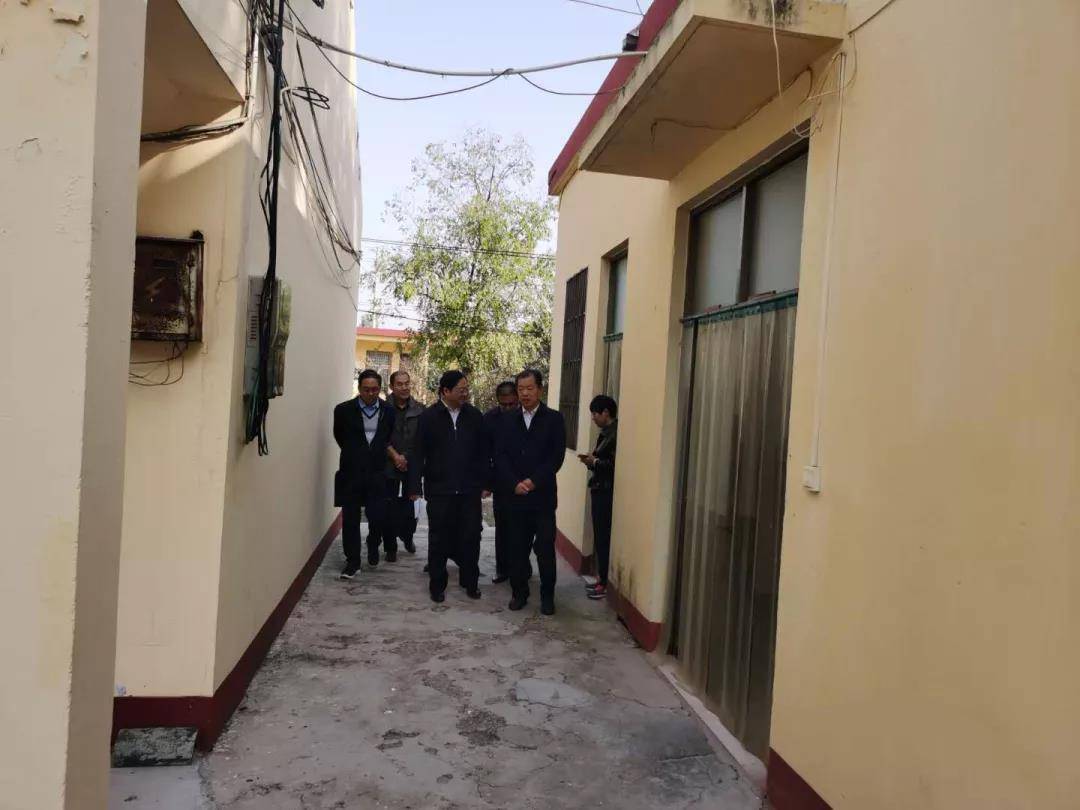 陈家爱一行莅临何楼街道看望"加强基层党组织建设"服务队