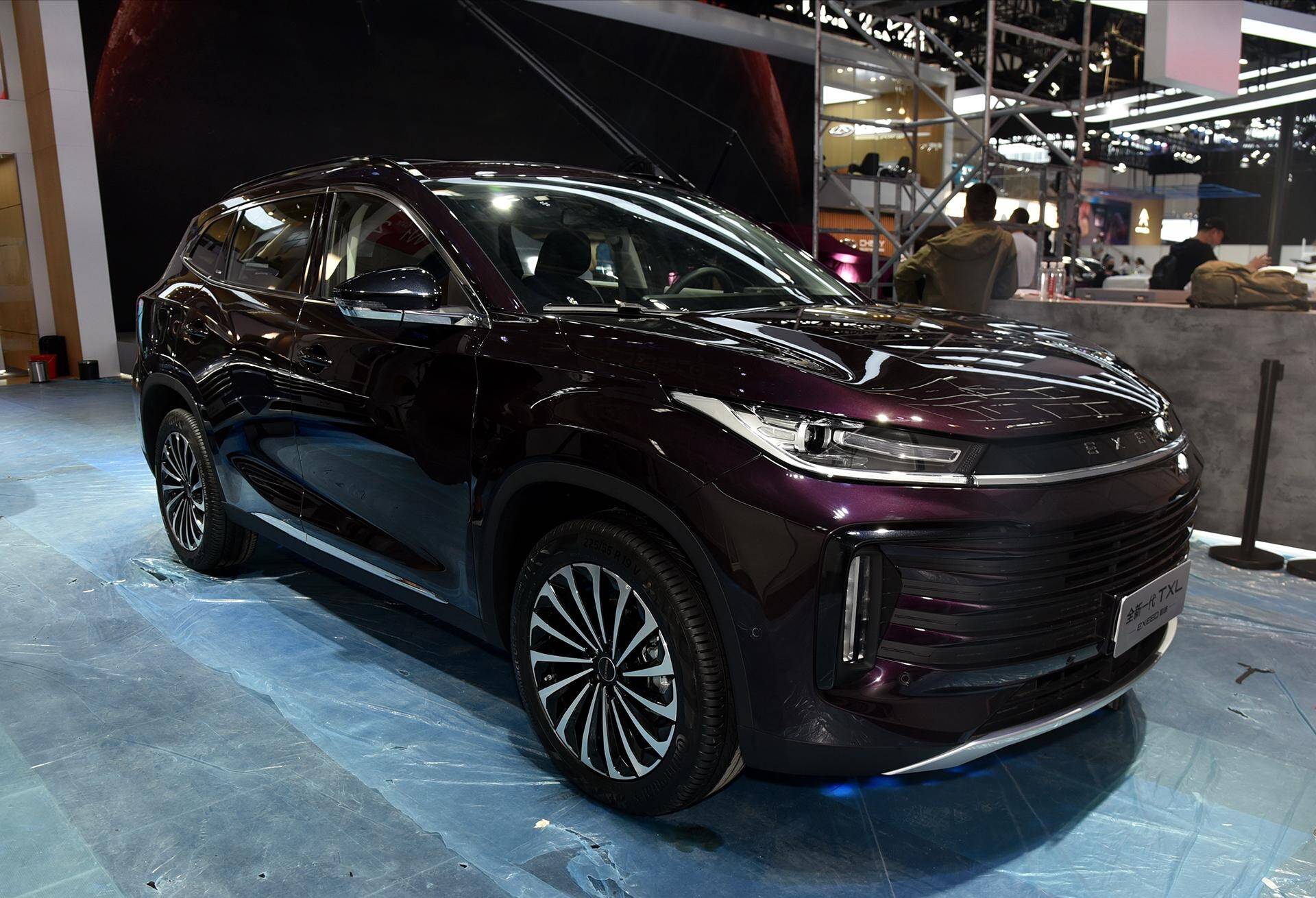 奇瑞王炸suv终于亮相1399万16t四驱txl比红旗hs5霸气