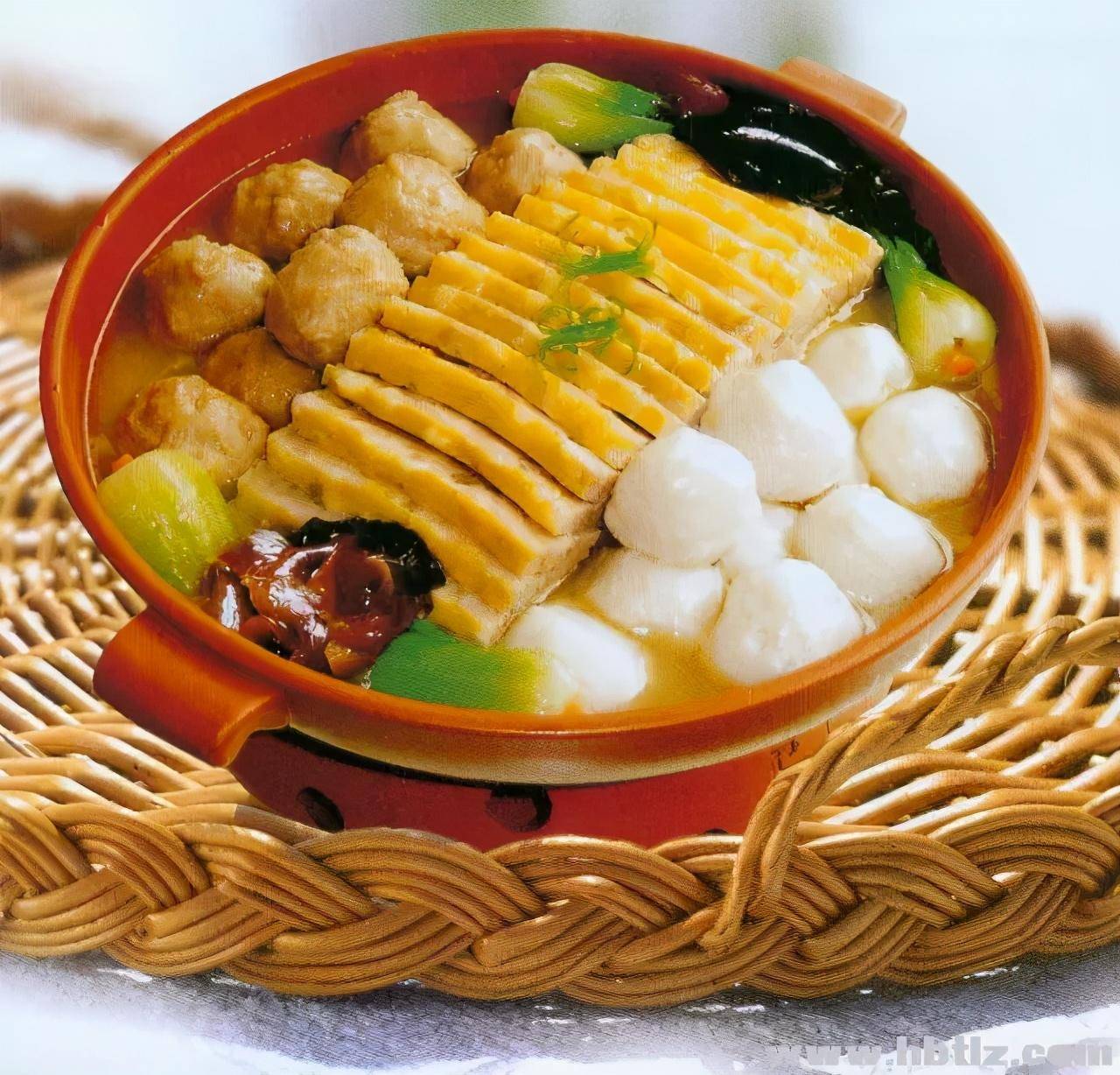 黄陂三鲜也叫黄陂三合,是黄陂民间的传统佳肴,已经流传数百年