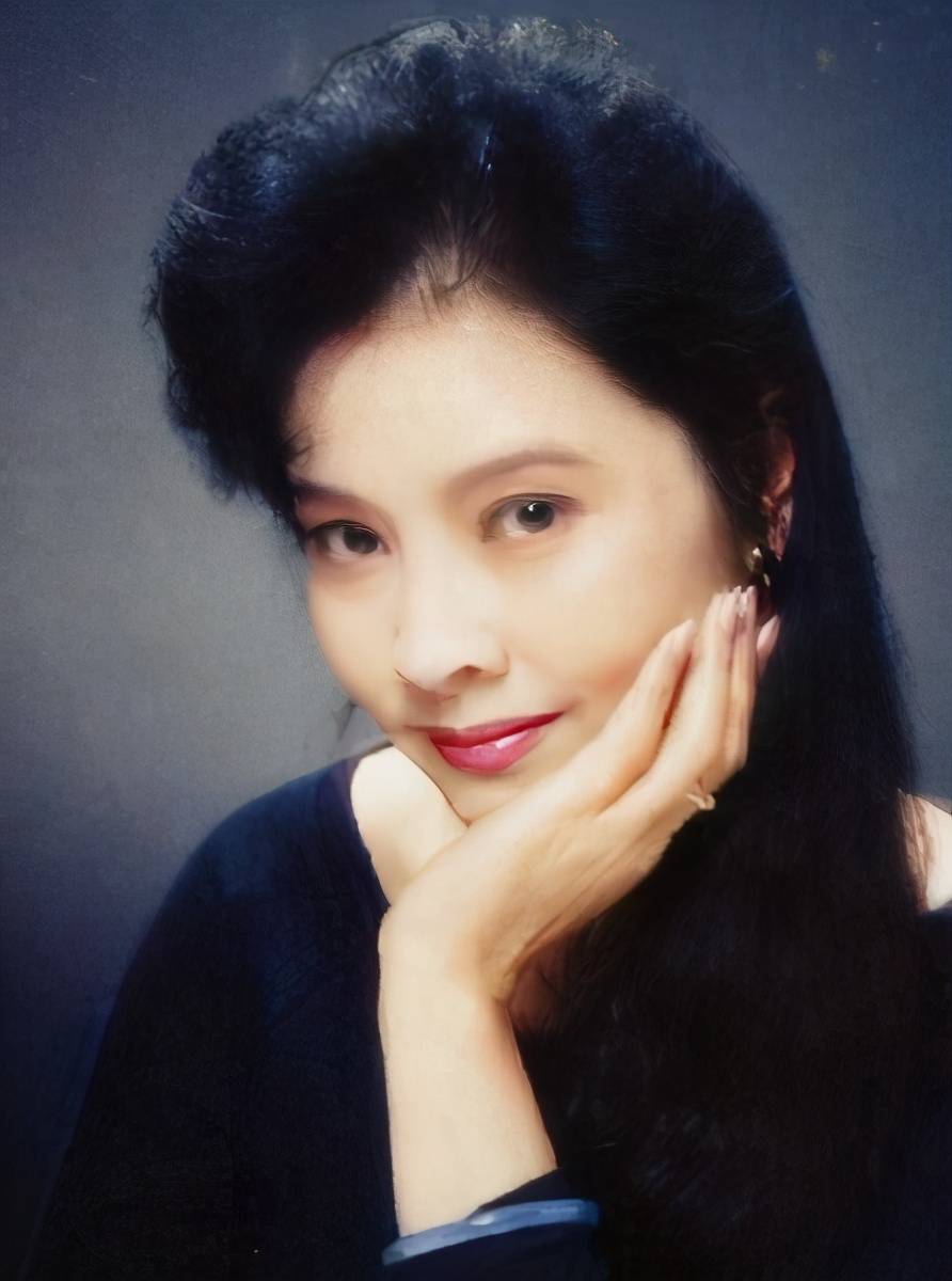 梁丹妮:曾比肩刘晓庆,二婚嫁小8岁冯远征,结婚26年仍无儿女