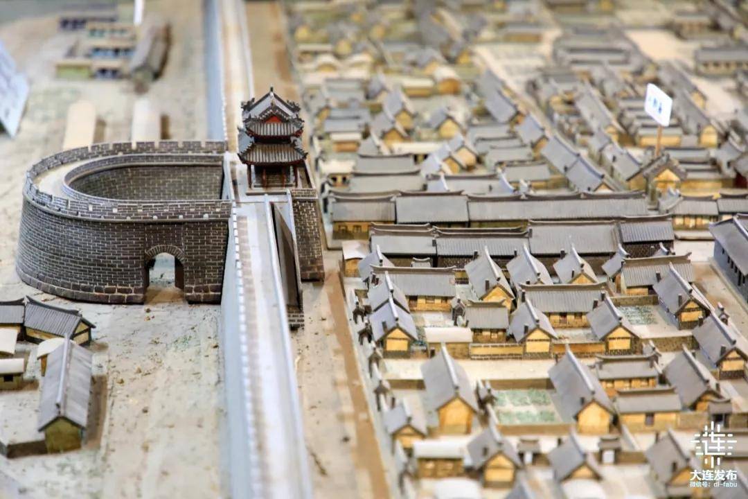 一座古城就是一段时光的故事,用脚步丈量市井间的复州古城,千百年前的