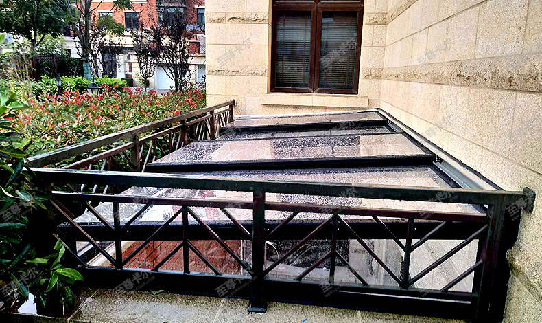 想要封下沉式地下室,既要通风又要采光,怎么办?看完你就知道了