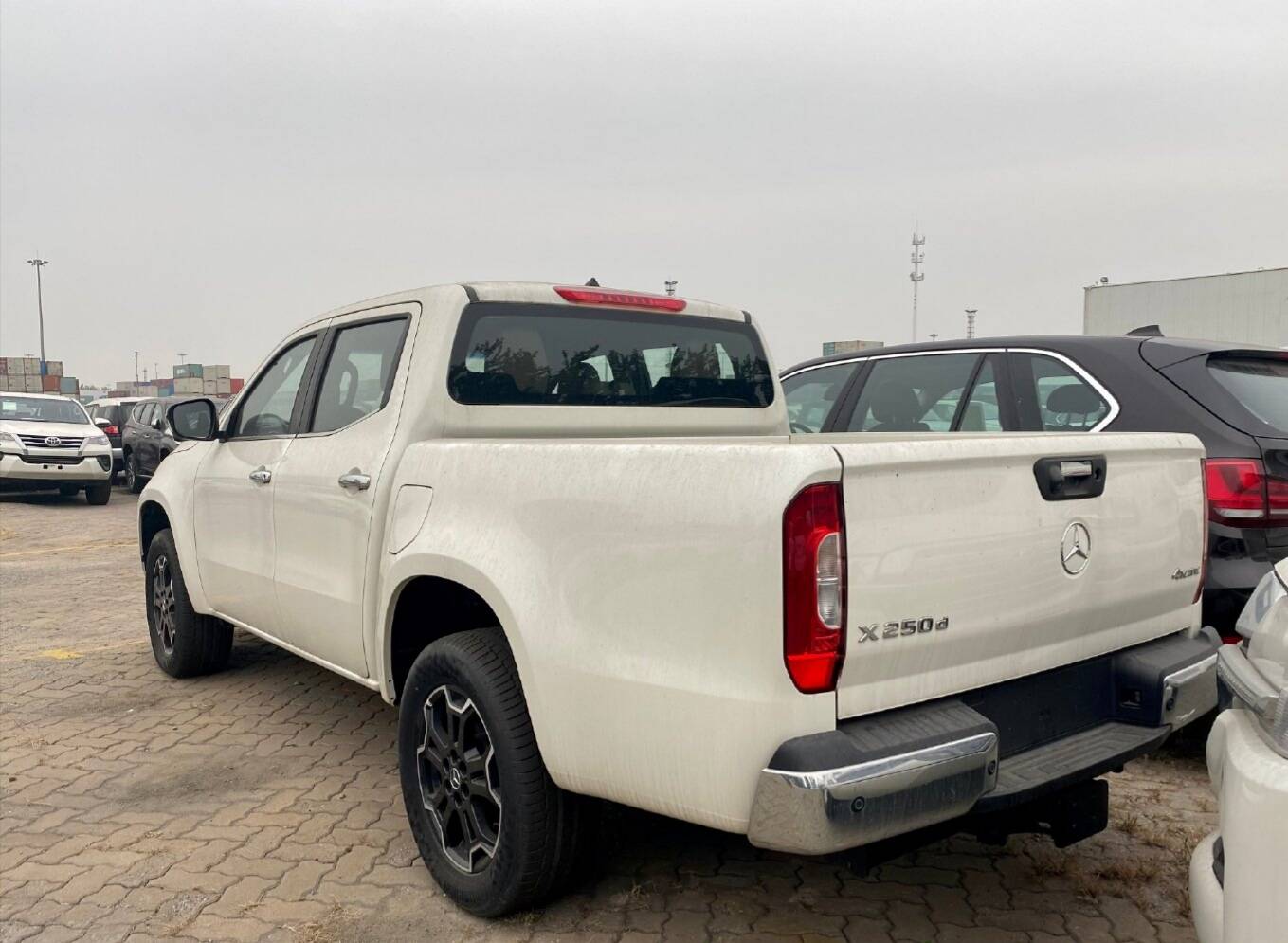 奔驰版纳瓦拉到港30t柴油动力四驱越野比普拉多还霸气