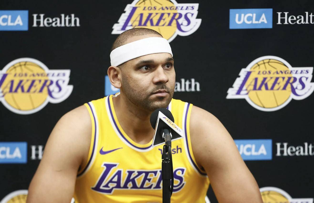 詹姆斯转发杜德利的社交动态表示祝贺,没想到引来对杜德利的争议_湖人