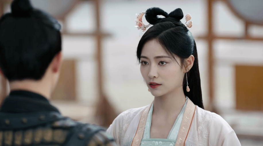 《如意芳霏》连续2天热度第一,女主鞠婧祎扮男装仍"唇红齿白"_芸汐