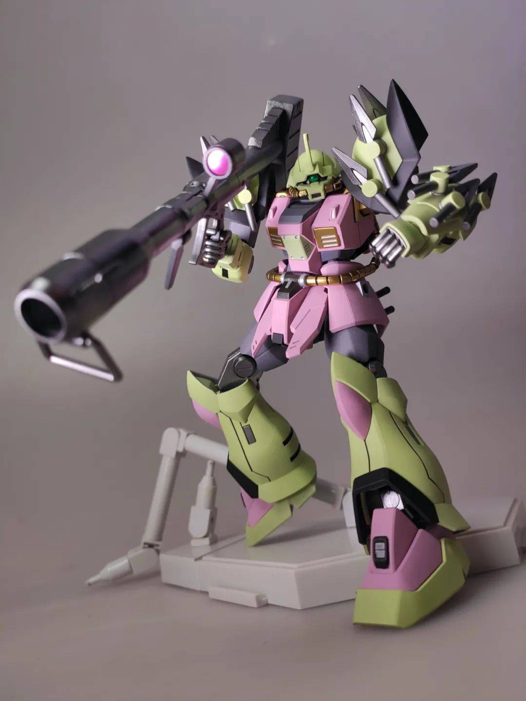 佳作伊芙利特改经过调整显出时尚范