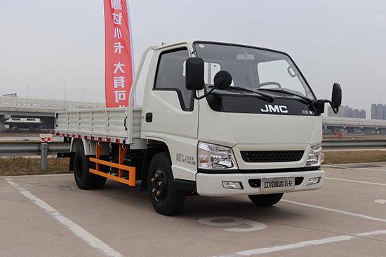 自然作为轻卡的江铃顺达也深知这一点,其保持在7万起步的价格,对于大