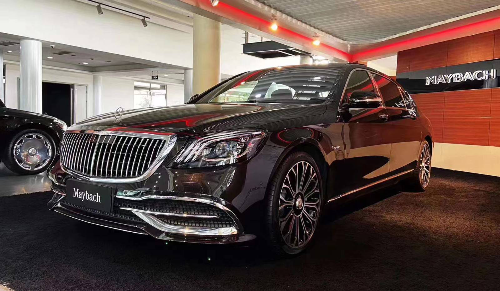 新款迈巴赫s450现车畅销出色驾驭四座设计