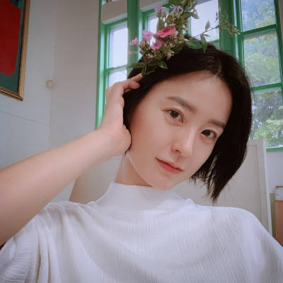 原创郑裕美利落短发超a新剧搭档南柱赫再度斩获釜日电影节影后