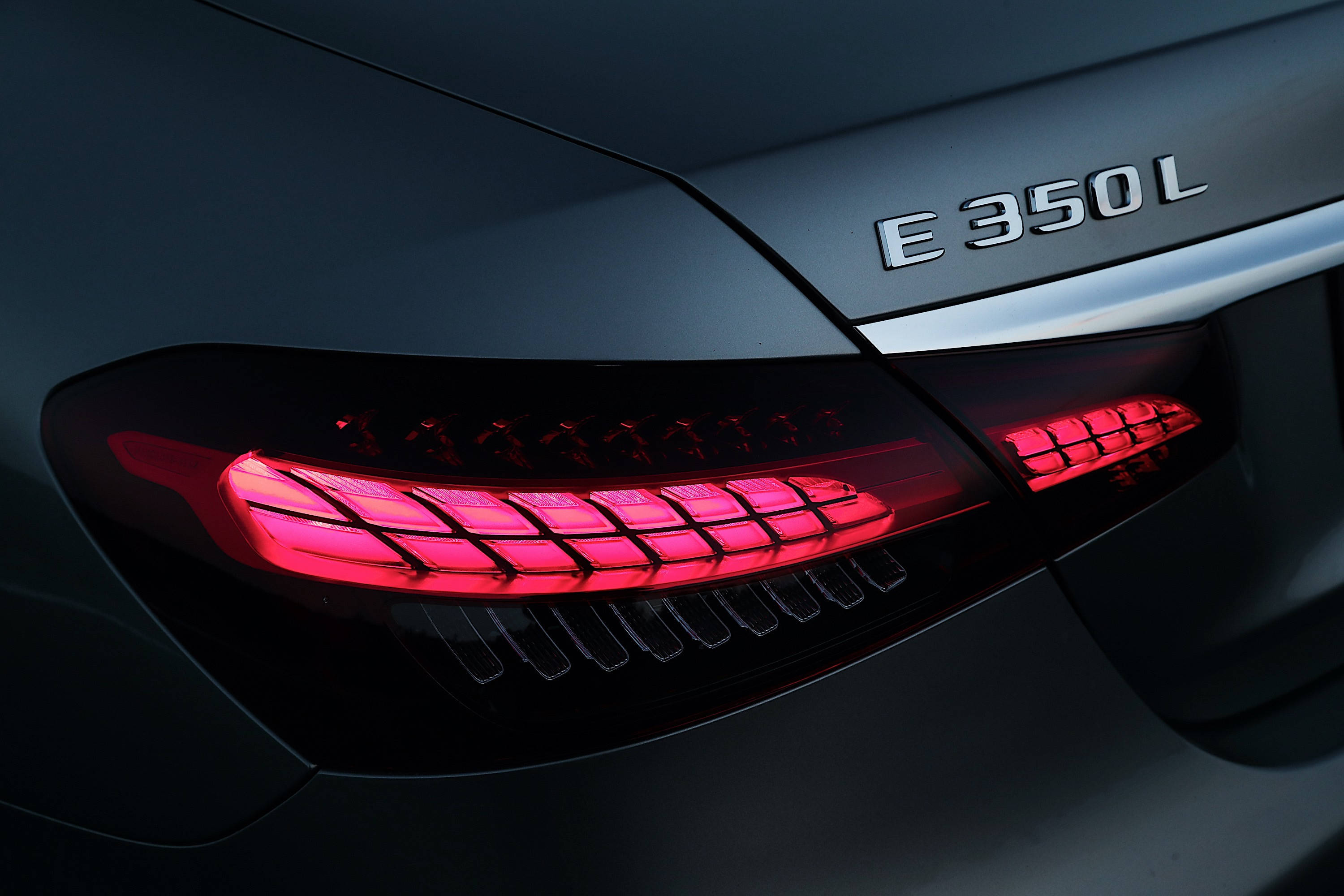 超10项中国专属豪华增配新一代奔驰e级让外国人都羡慕