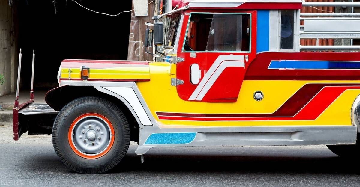 吉普尼来自菲律宾的独特交通工具