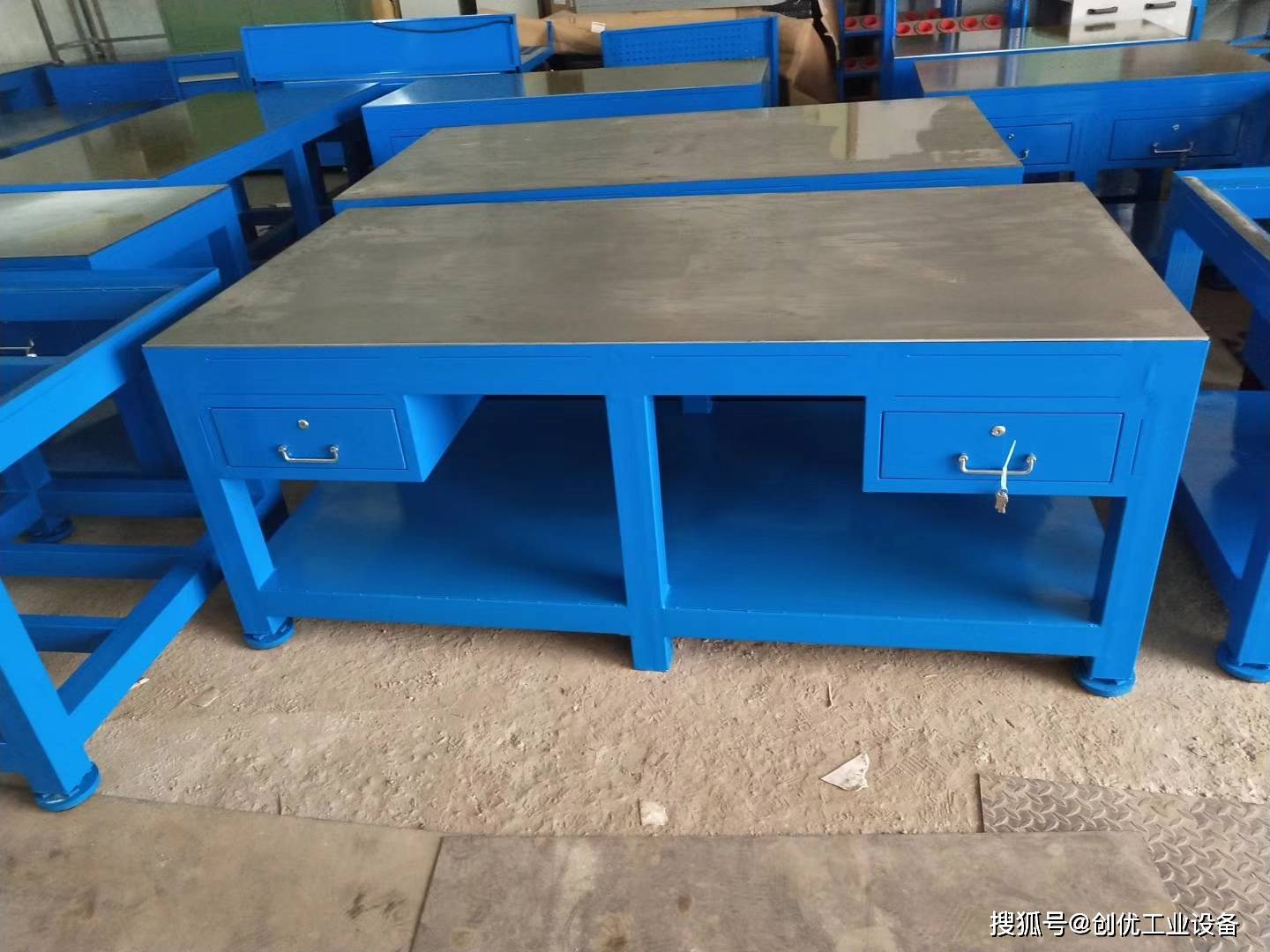 工具台和工具桌种类和参数_台虎钳
