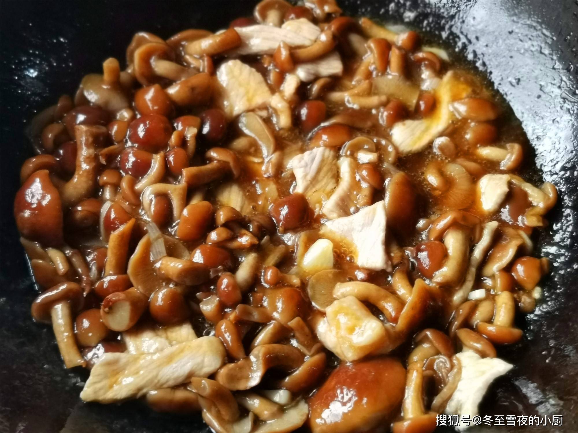 原创滑子蘑的家常做法,这样搭配做,鲜香滑嫩,吃了还想吃