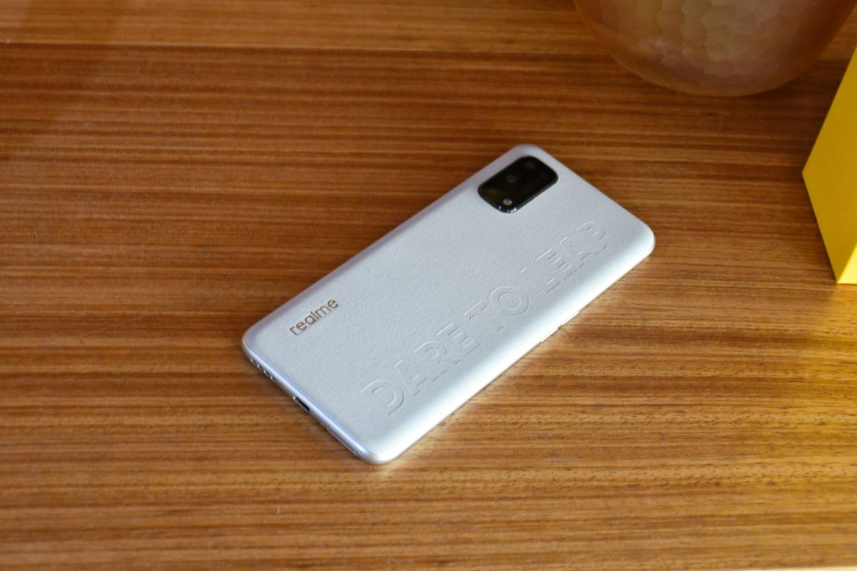 颜值不输工艺品,realme真我 q2 pro轻潮灰上手