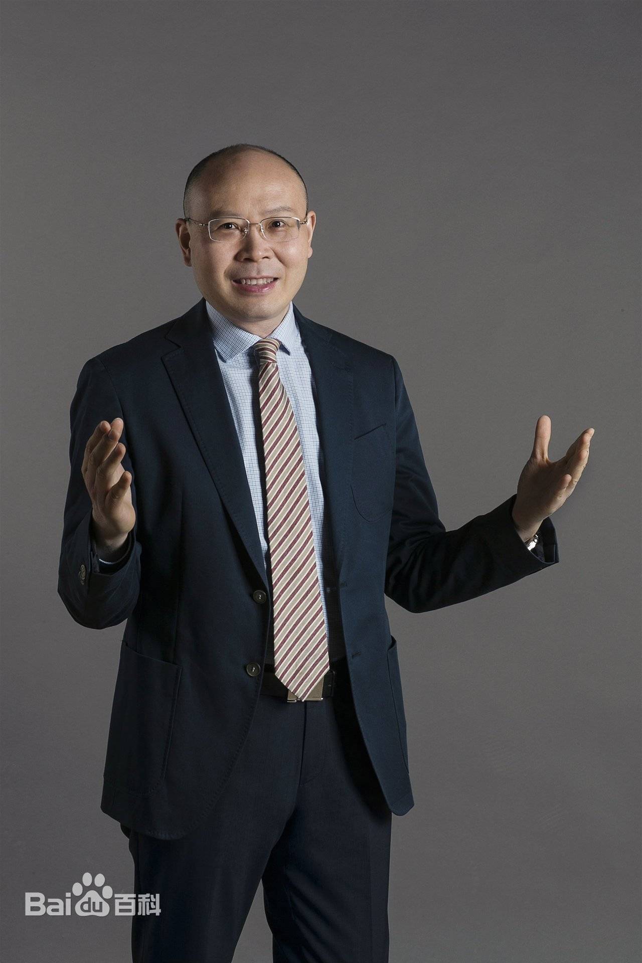 领导力专家徐中教授简介:领越领导力,4d卓越领导力—徐中助理雷超琳