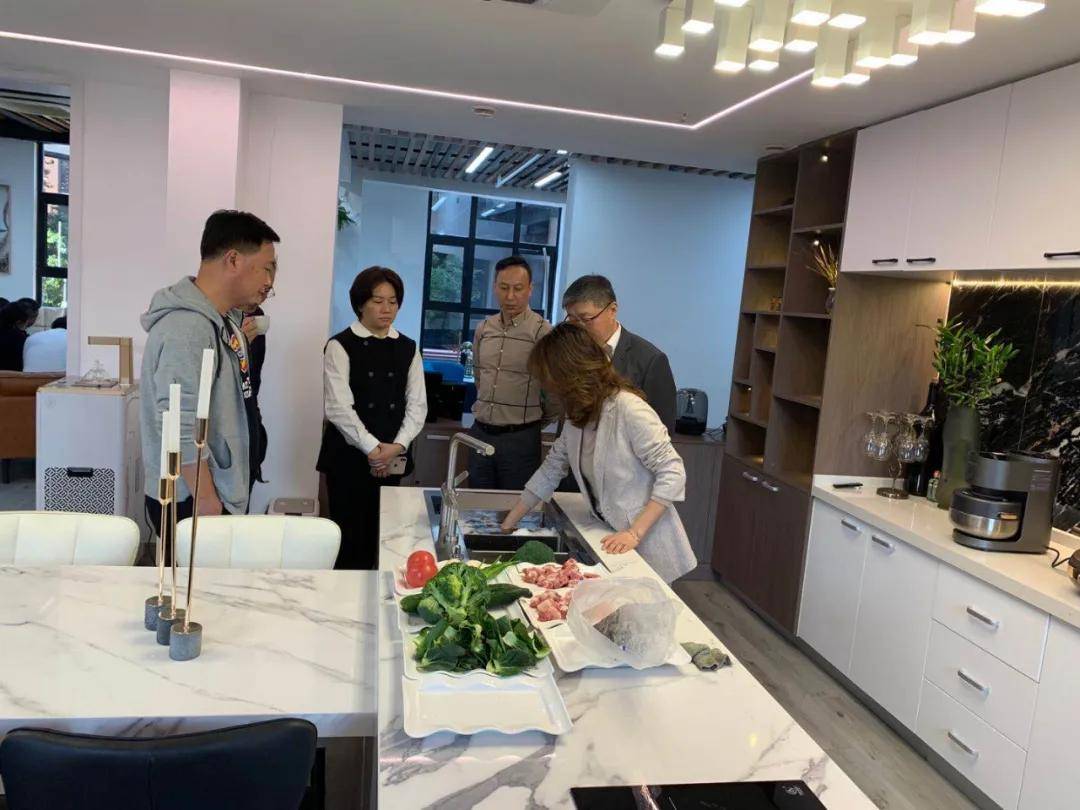 聚焦上海白玉兰谈家桢生命科学基金会理事长谈向东先生莅临迭家参观