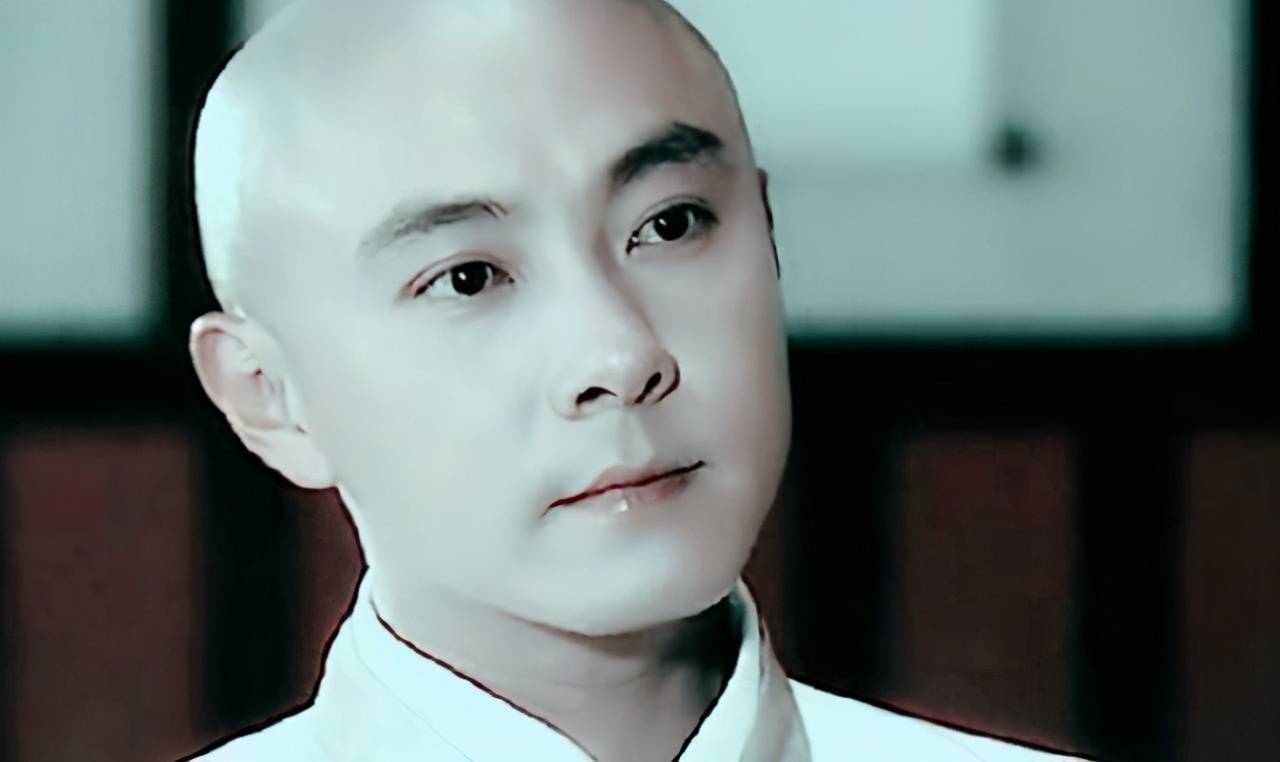 原创张卫健46岁妻子罕见露面有些衰老不过仍然漂亮老了也很文艺