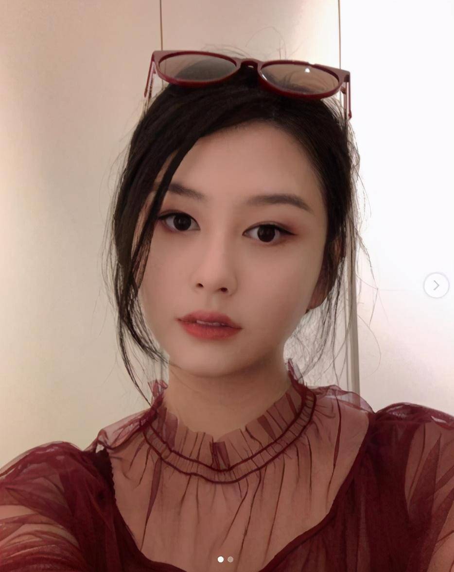 邱淑贞女儿沈月万圣节cos九尾妖狐身材性感比妈妈还有料