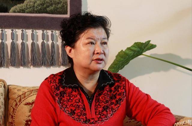 曾经是二人转界的一姐,如今却早已销声匿迹,网友:真的老了_李静