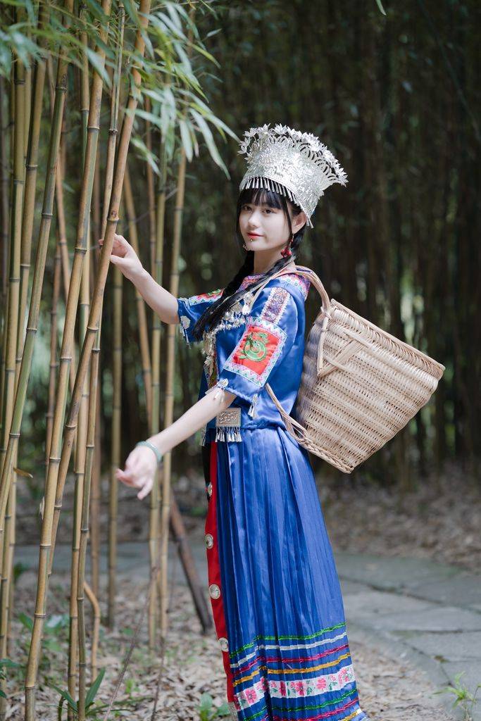 人像摄影组图:苗疆少女,清新如花_人鱼