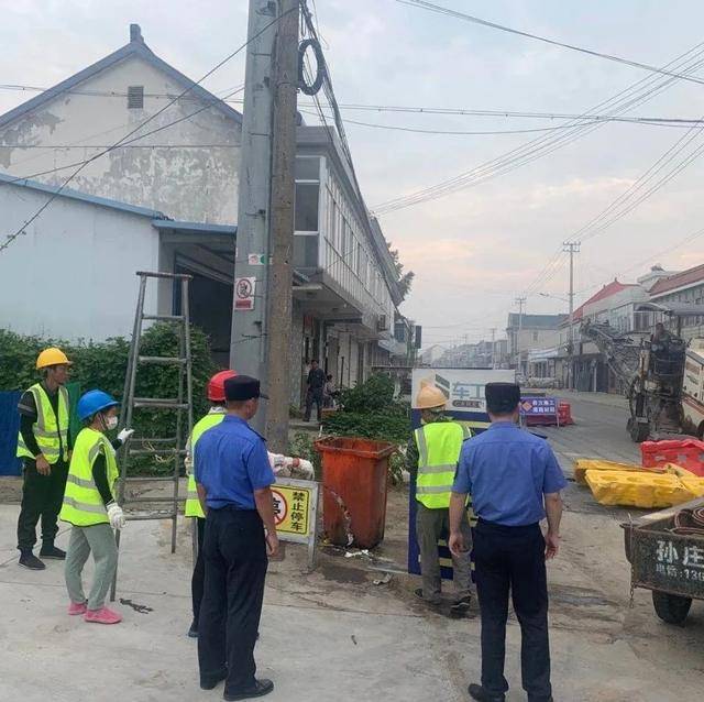 拆除私设广告 净化"视觉环境—海安城管_西场