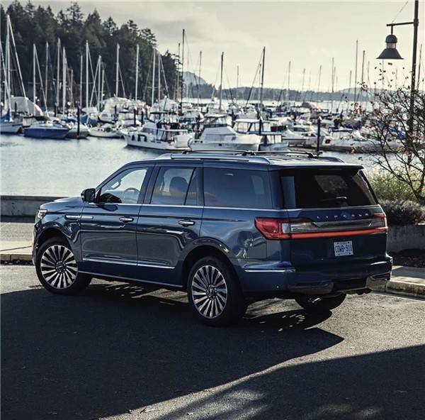 2020款林肯领航员加长版促惠让利气质不凡