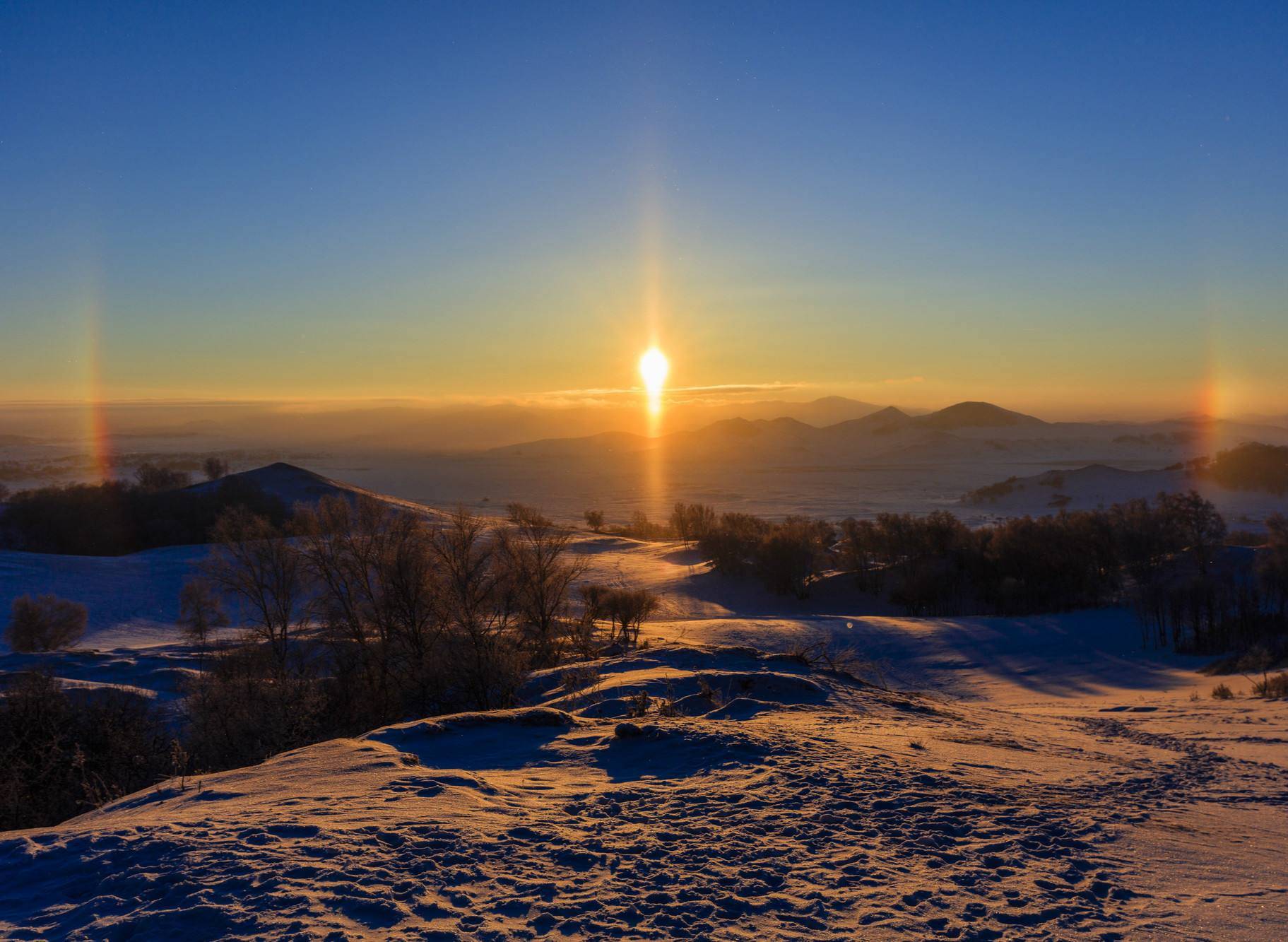 双日当空?10月28日,石家庄现"双挂耳",当地人从未见过此奇景