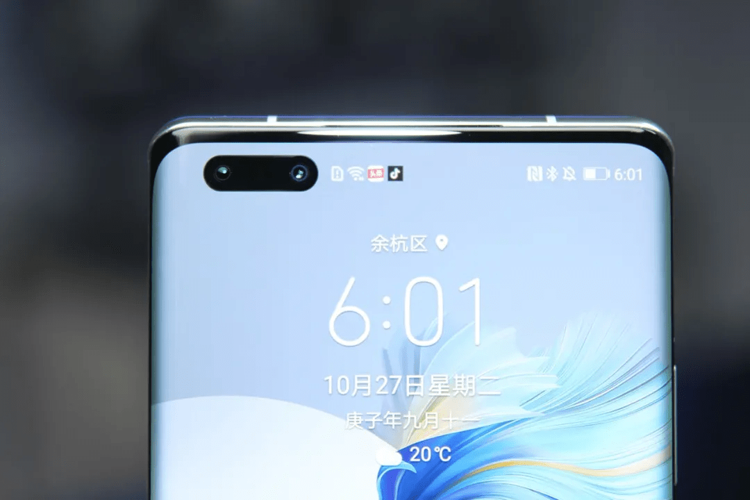 大家都知道了,这次 mate40 背后是一个环形摄像头
