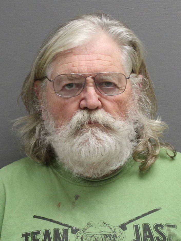 美国女子将五岁女孩卖给77岁男子性侵,被判一百年_邦迪